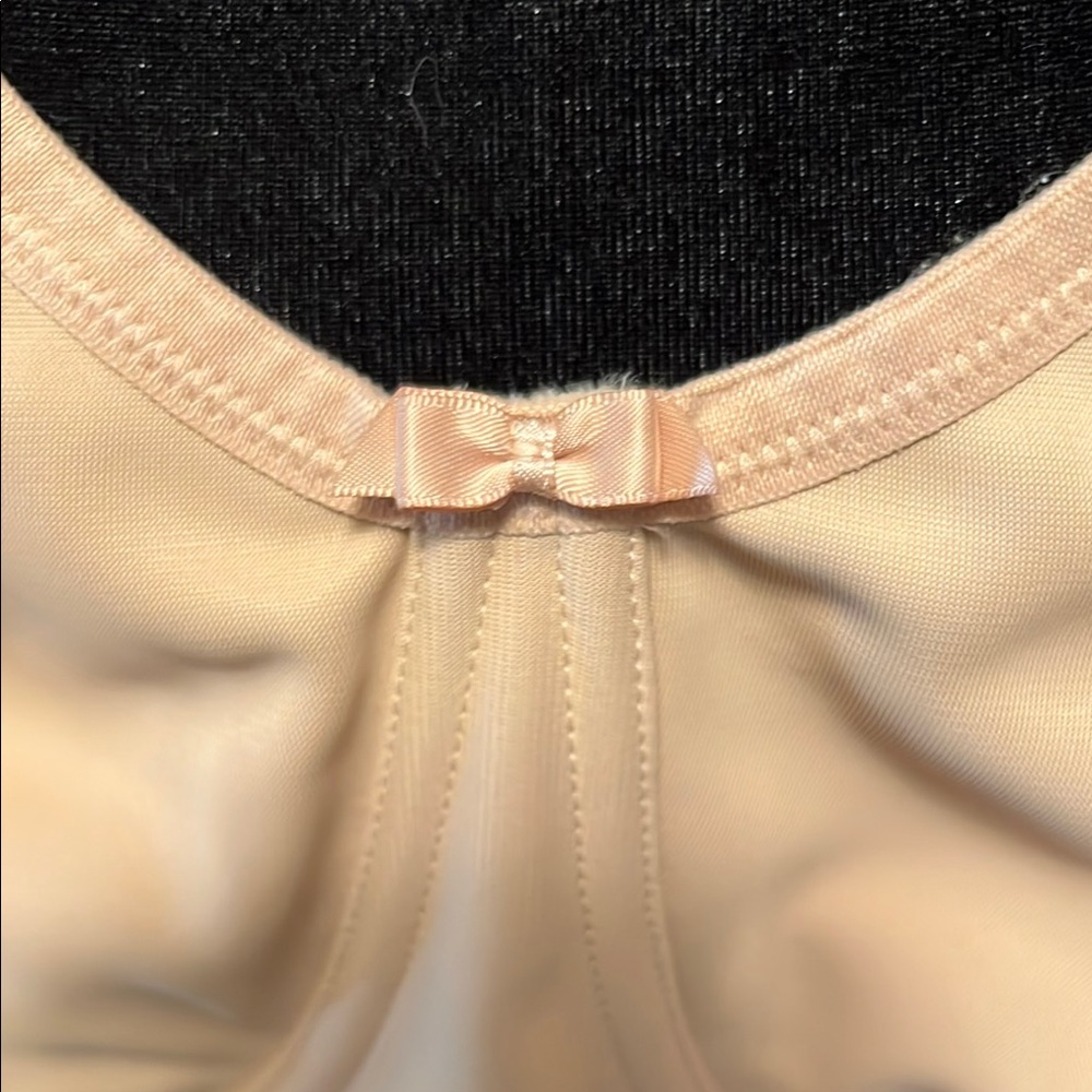 Elomi Cream Full Coverage Bra with Wide Straps - Picture 2 of 5
